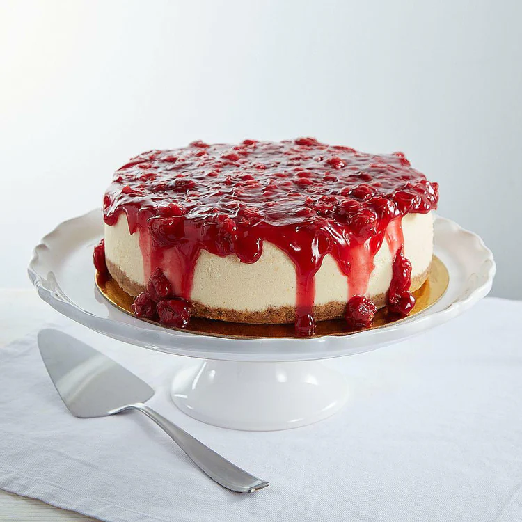 Cherry cheesecake with glossy fruit topping